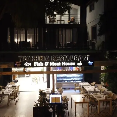 Trakheia Butik 酒店 马尔马里斯